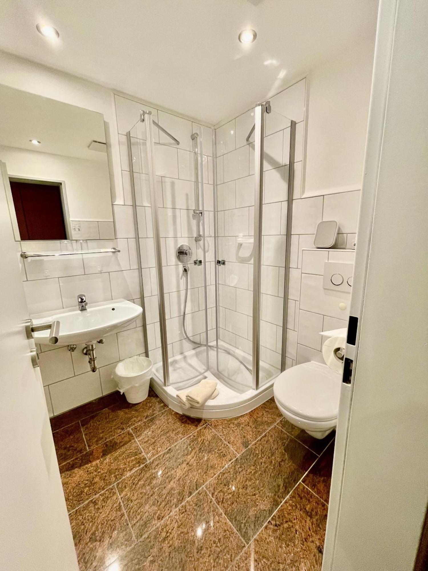 Doppelzimmer mit Balkon